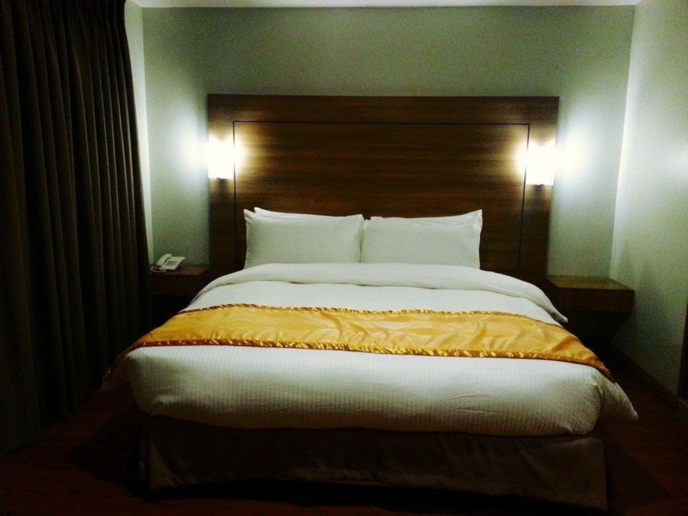 Vista Real Hotel Tagaytay City Εξωτερικό φωτογραφία