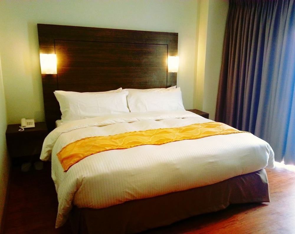 Vista Real Hotel Tagaytay City Εξωτερικό φωτογραφία