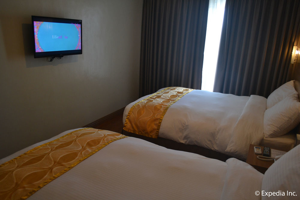 Vista Real Hotel Tagaytay City Εξωτερικό φωτογραφία