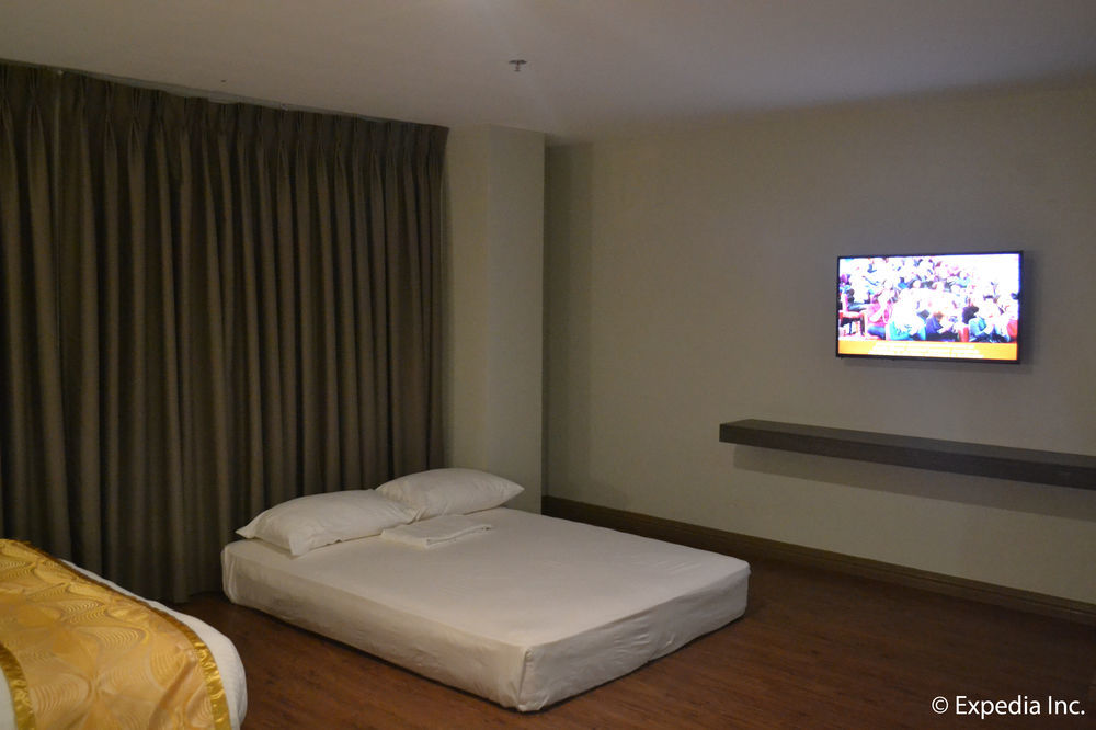 Vista Real Hotel Tagaytay City Εξωτερικό φωτογραφία