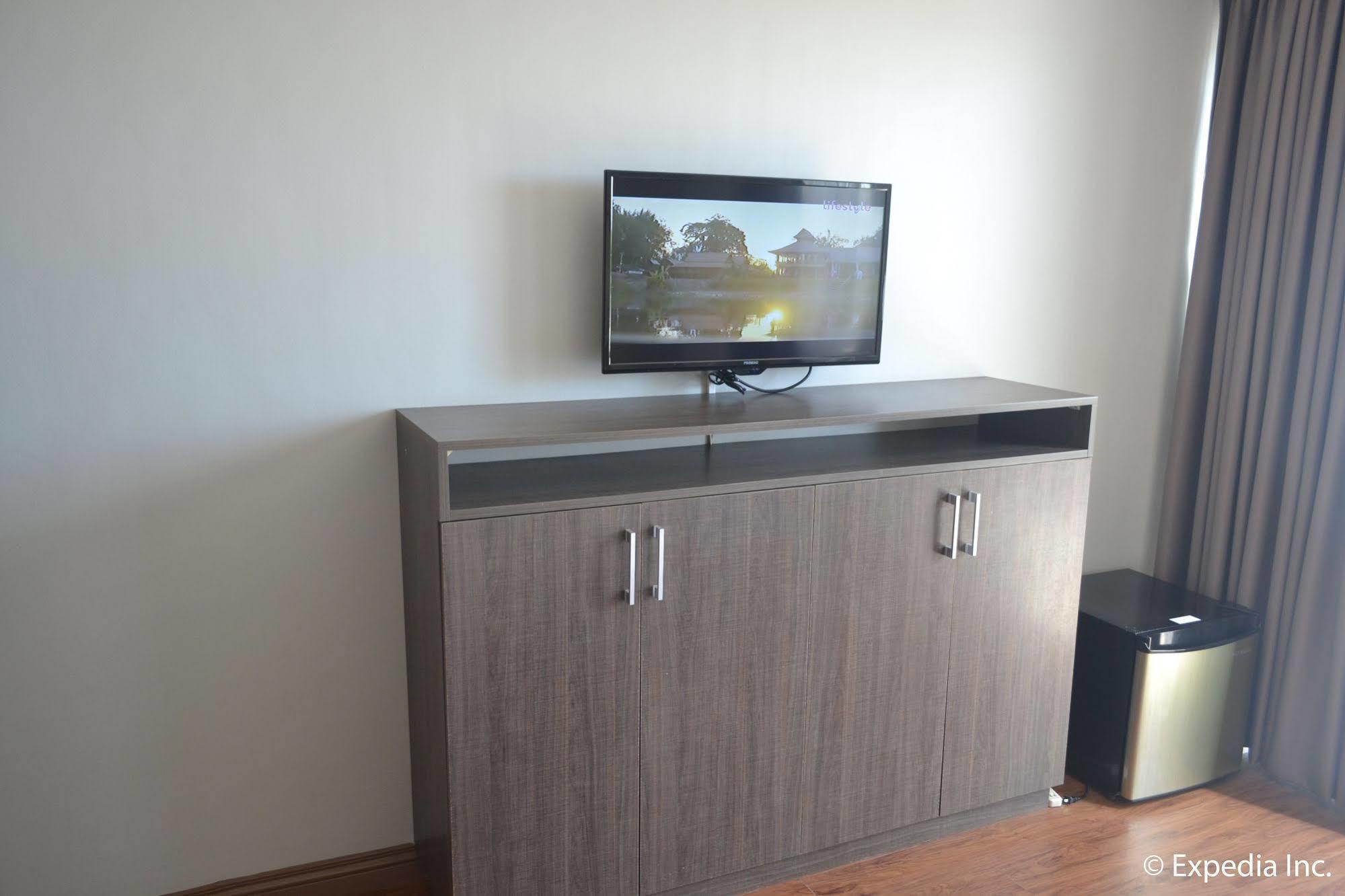 Vista Real Hotel Tagaytay City Εξωτερικό φωτογραφία