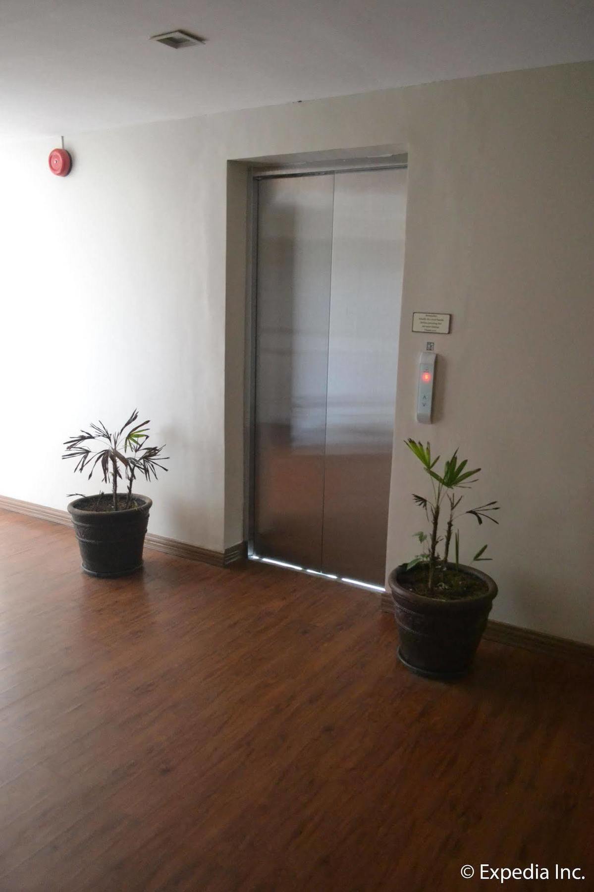 Vista Real Hotel Tagaytay City Εξωτερικό φωτογραφία