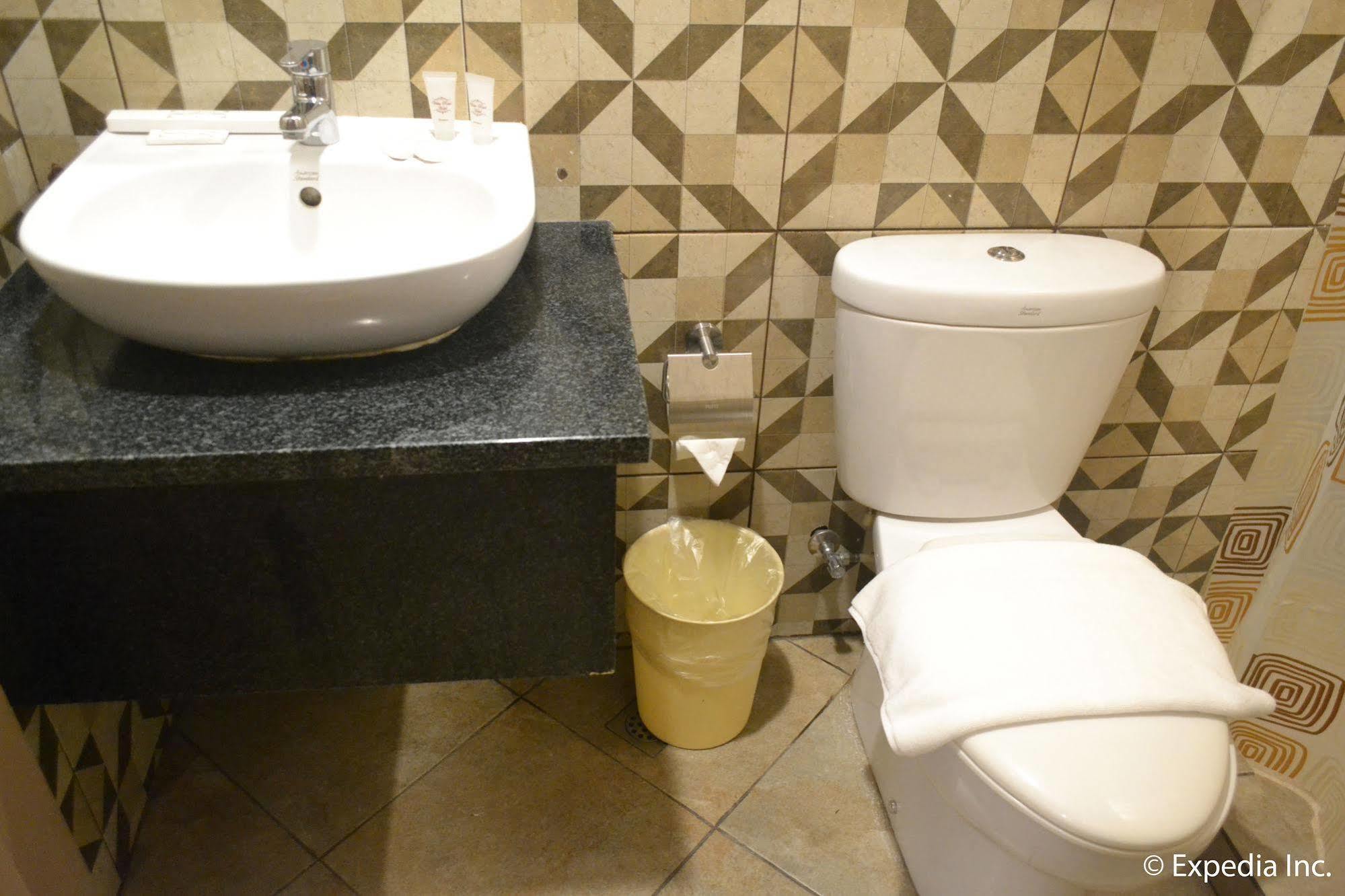 Vista Real Hotel Tagaytay City Εξωτερικό φωτογραφία
